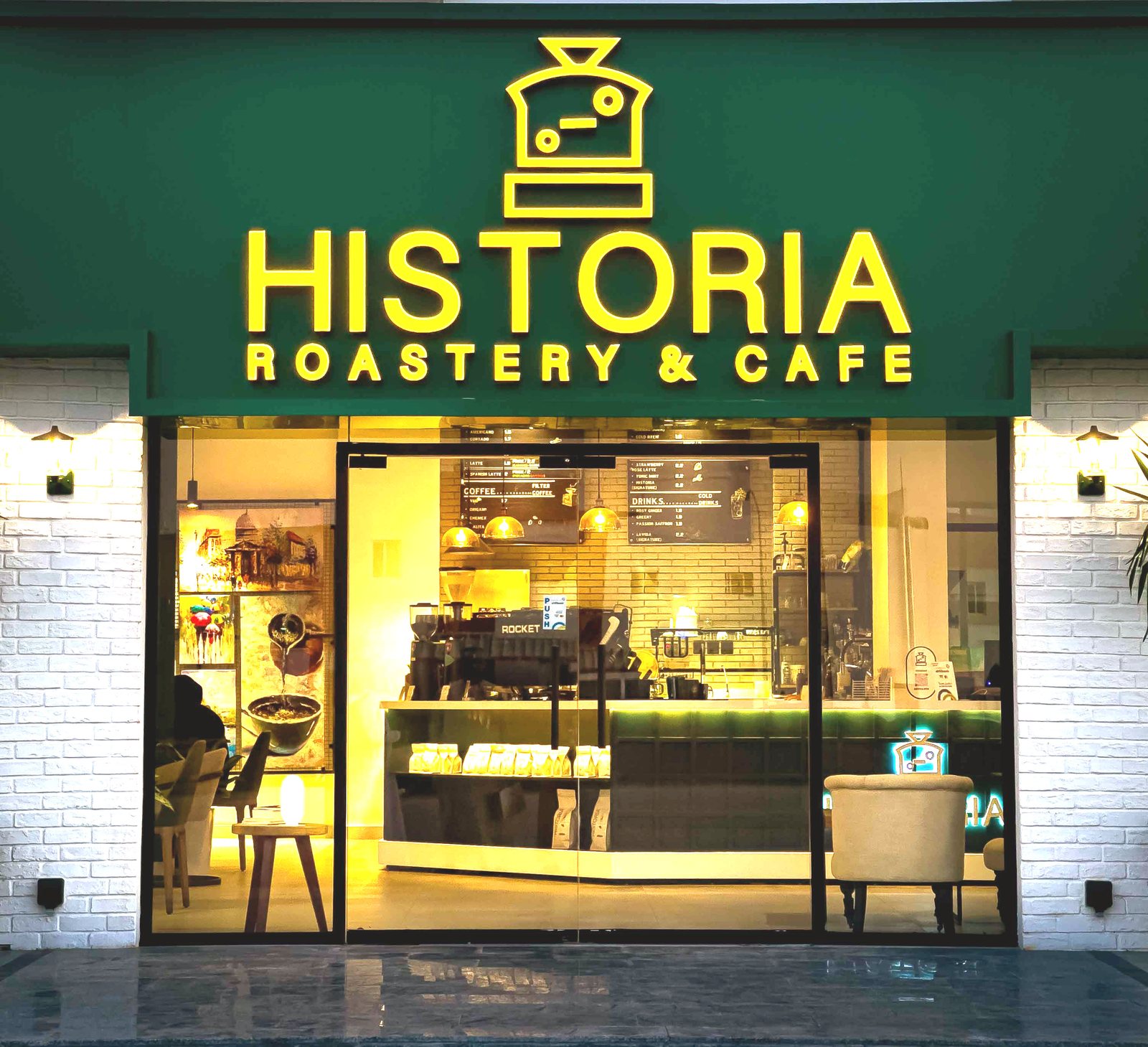 Historia Roastery and Café at night, Al Mawalih